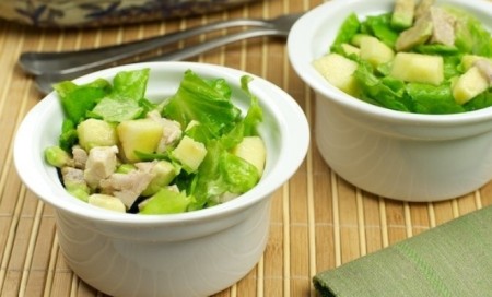Салат из индейки с авокадо